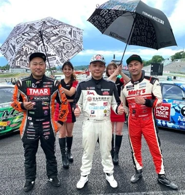 TRI-ACE-dekk gratulerer Zhang Shengjun-seieren på Formula Drift Japan SUGO